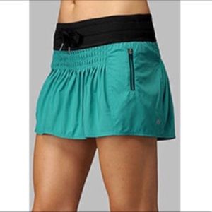 Lululemon Revitalize Teal Black Size 8